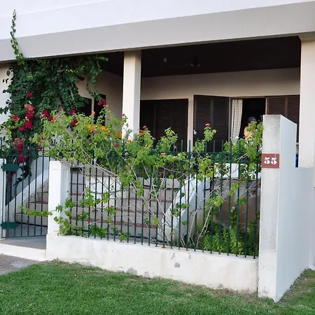 Casa Da Buganvilia Vermelha - Iberlagos Com Vista De Mar E Acesso Direto A Praia